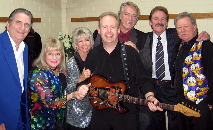 Bob Howe with 'THE LEGENDS OF BANDSTAND' at Petersham RSL 2007